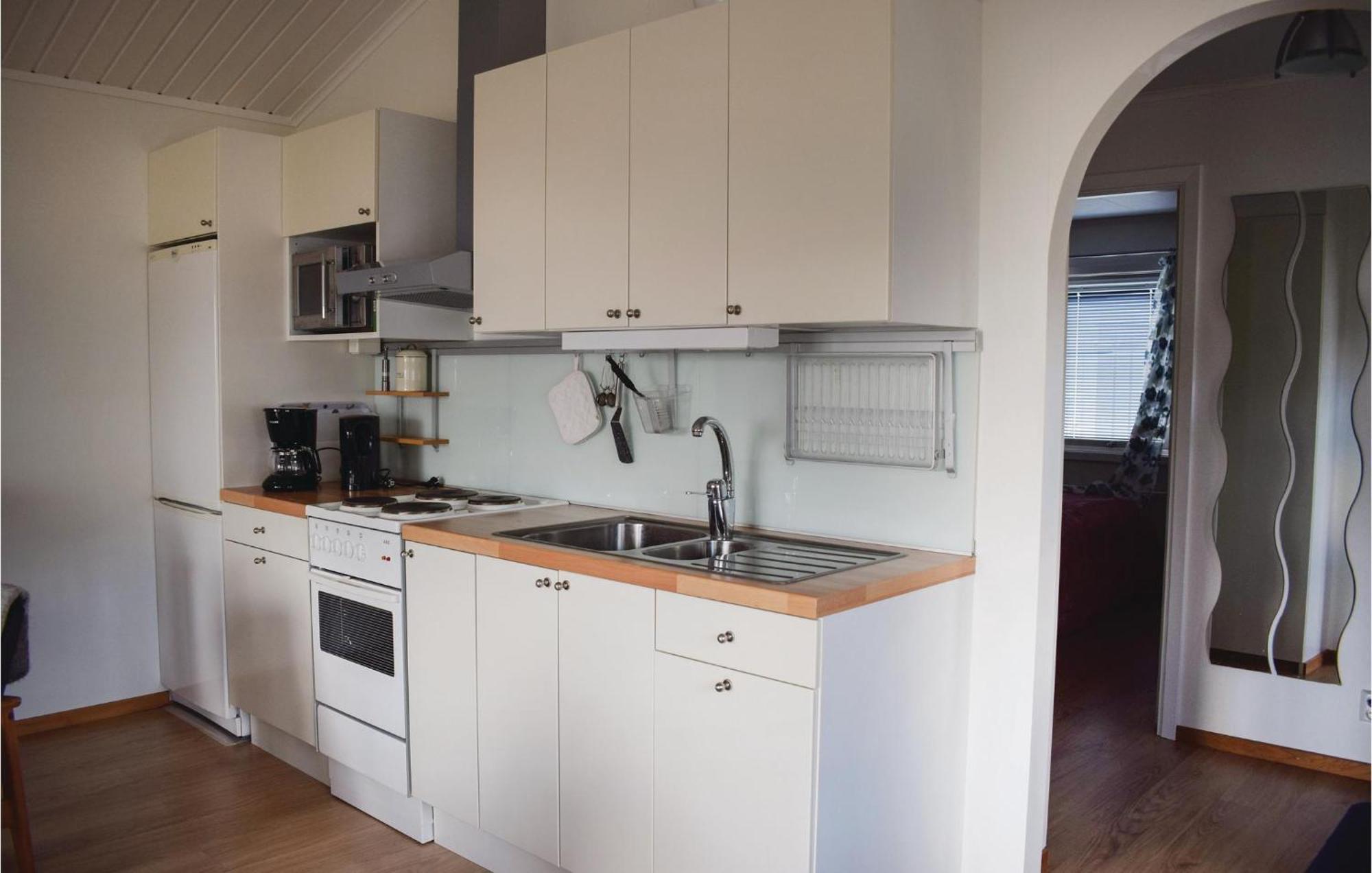 Amazing Home In Loettorp With House Sea View Экстерьер фото