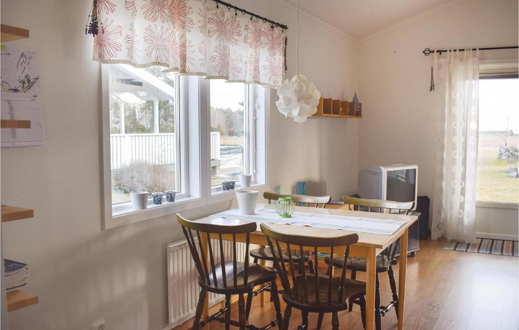 Amazing Home In Loettorp With House Sea View Экстерьер фото